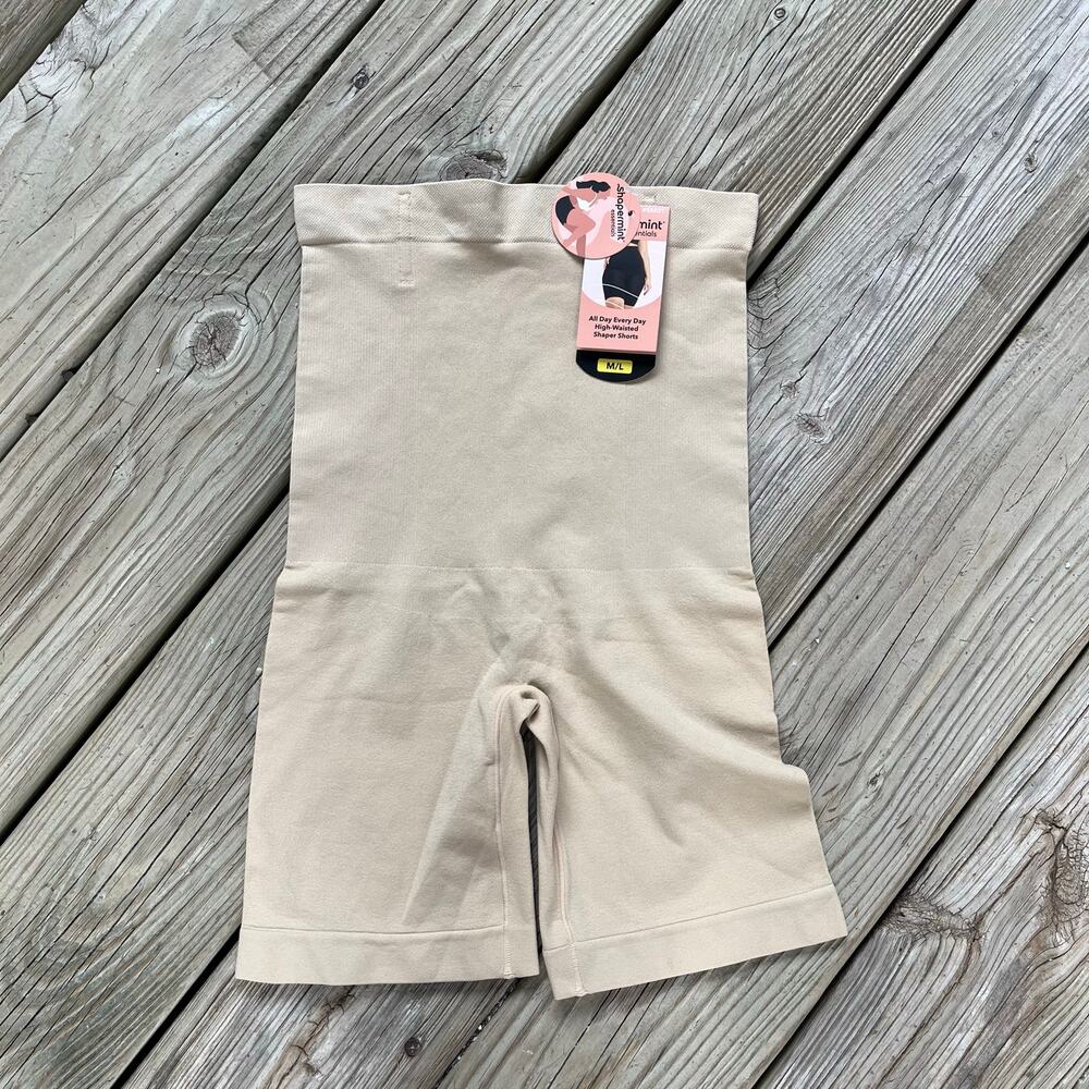 Shapermint Essentials Women's Tan High Waisted Shaper Shorts Size M/L. NEW!